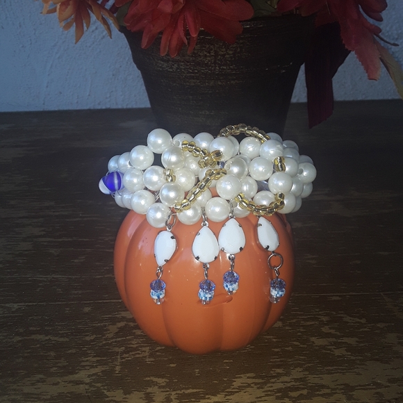 Elegant Handmade Faux Pearl Bracelet w/ Frost Glass Beads - Picture 5 of 17